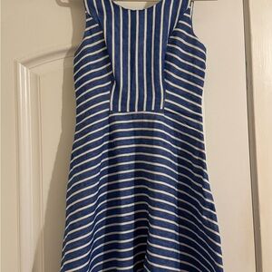 Vineyard Vines Blue and White Patterned Garment